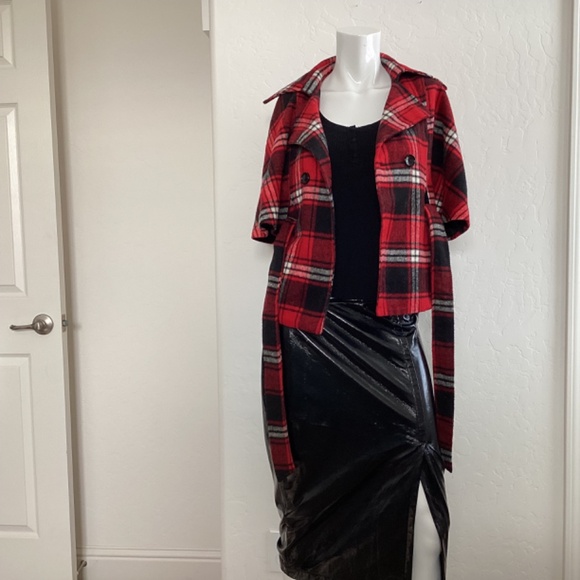 Twentyone, sz small, red/black plaid, cape coat, cropped - Picture 10 of 10